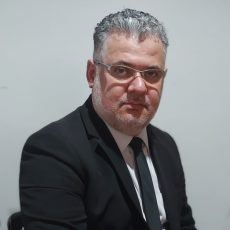 Esmir Pereira de Andrade Esmir Pereira de Andrade